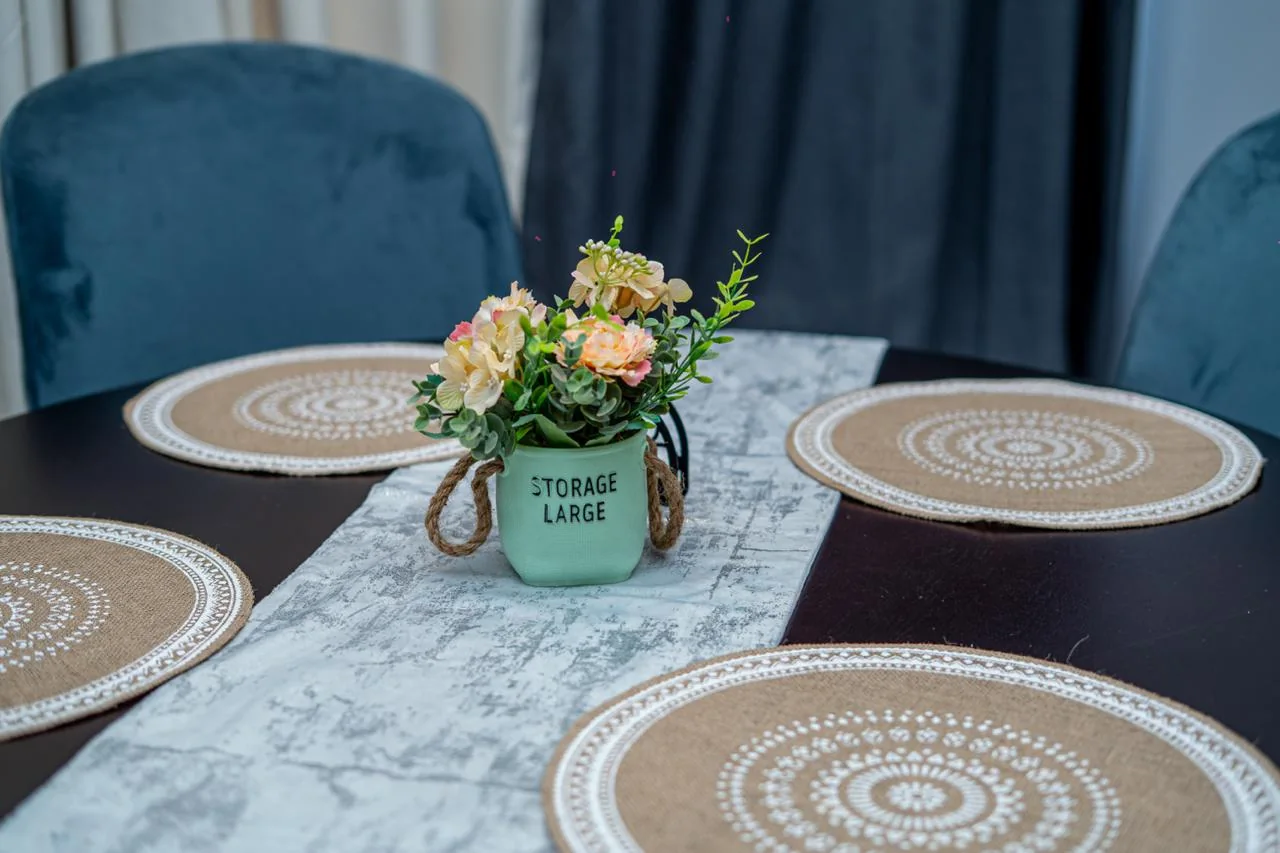 Details of the dining table